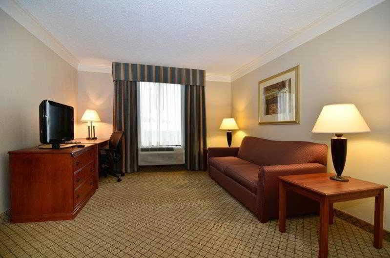 Baymont By Wyndham Madisonville Εξωτερικό φωτογραφία